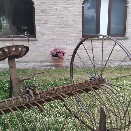 Casale Sul Clitunno Çiftlik konaklama